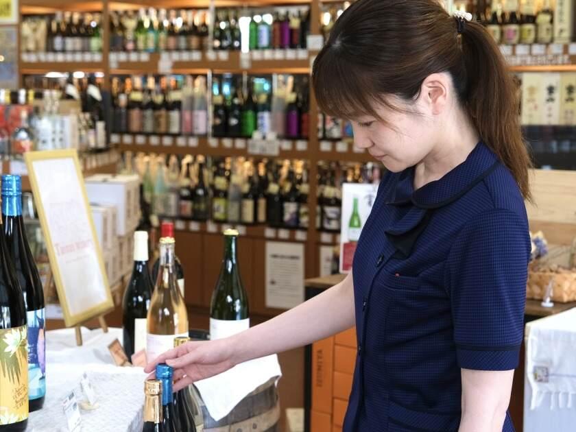 IZUMIYA株式会社 本社SHOPの制服4