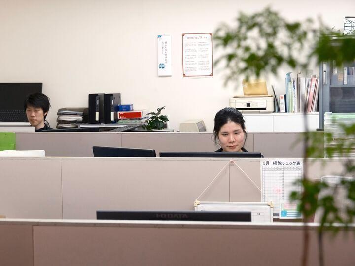IZUMIYA株式会社 本社の制服6
