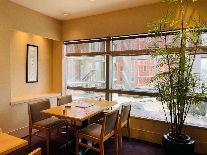 日本料理 喜水亭 三越店の制服3