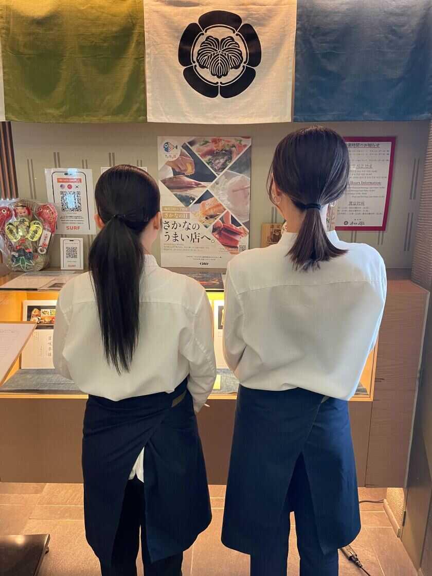 博多とり料理 鳥米(TORIBEI)の制服2