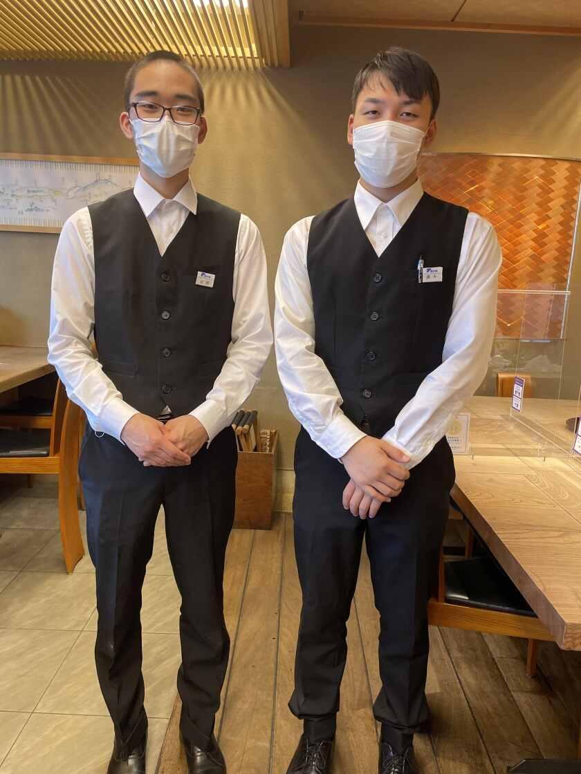 京都和久傳(きょうとわくでん) ジェイアール京都伊勢丹の制服3