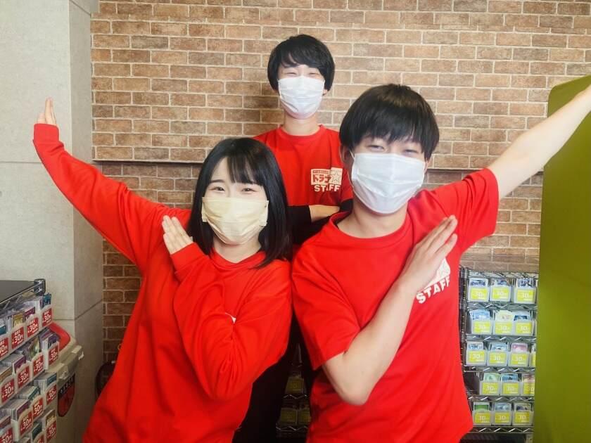 ドラゴンスター 秋葉原駅前店の制服8