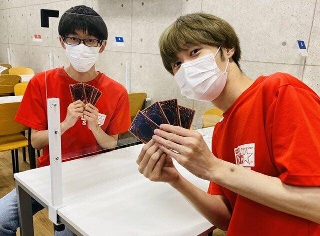 ドラゴンスター 秋葉原駅前店の制服6