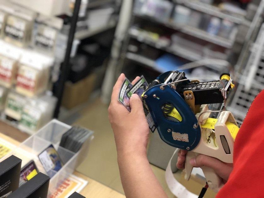 ドラゴンスター 秋葉原駅前店の制服7