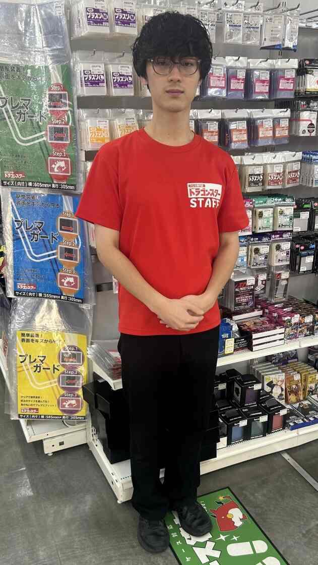 ドラゴンスター 泉佐野店の制服3