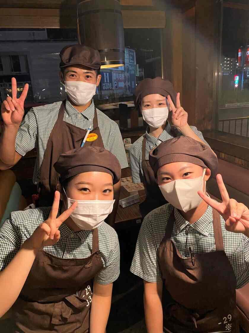 びっくりドンキー 岸和田店の制服1