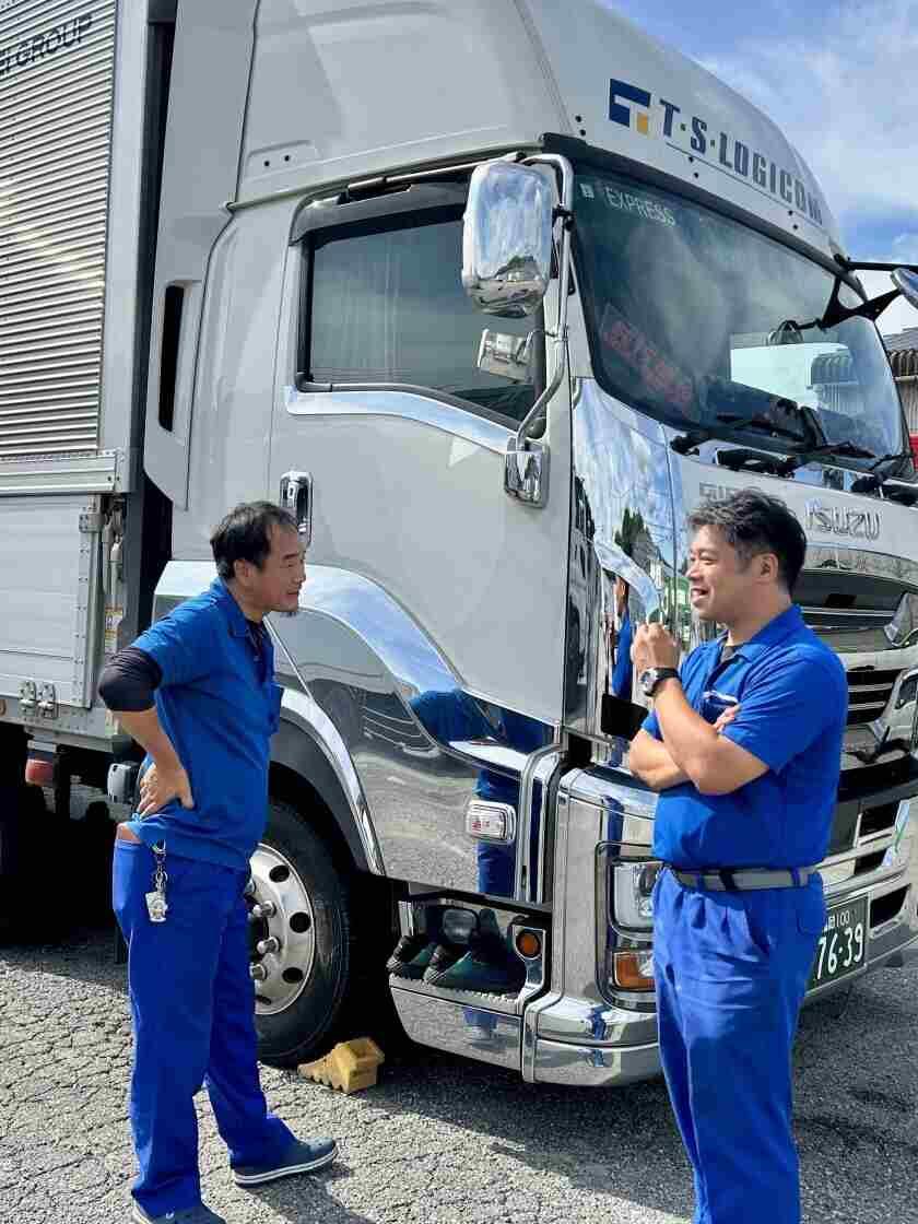 株式会社ティ・エス・ロジコム 本社の制服2