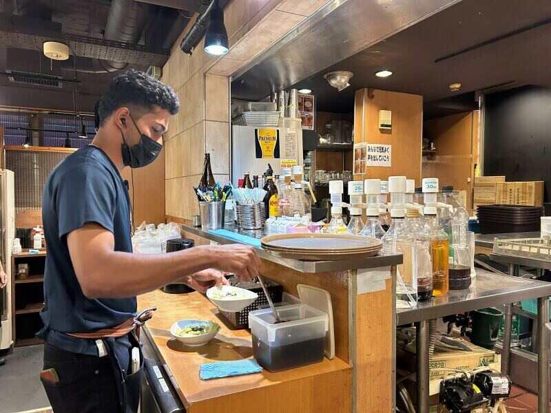 鳥メロ 新宿東口 ゴジラロード店の仕事画像2