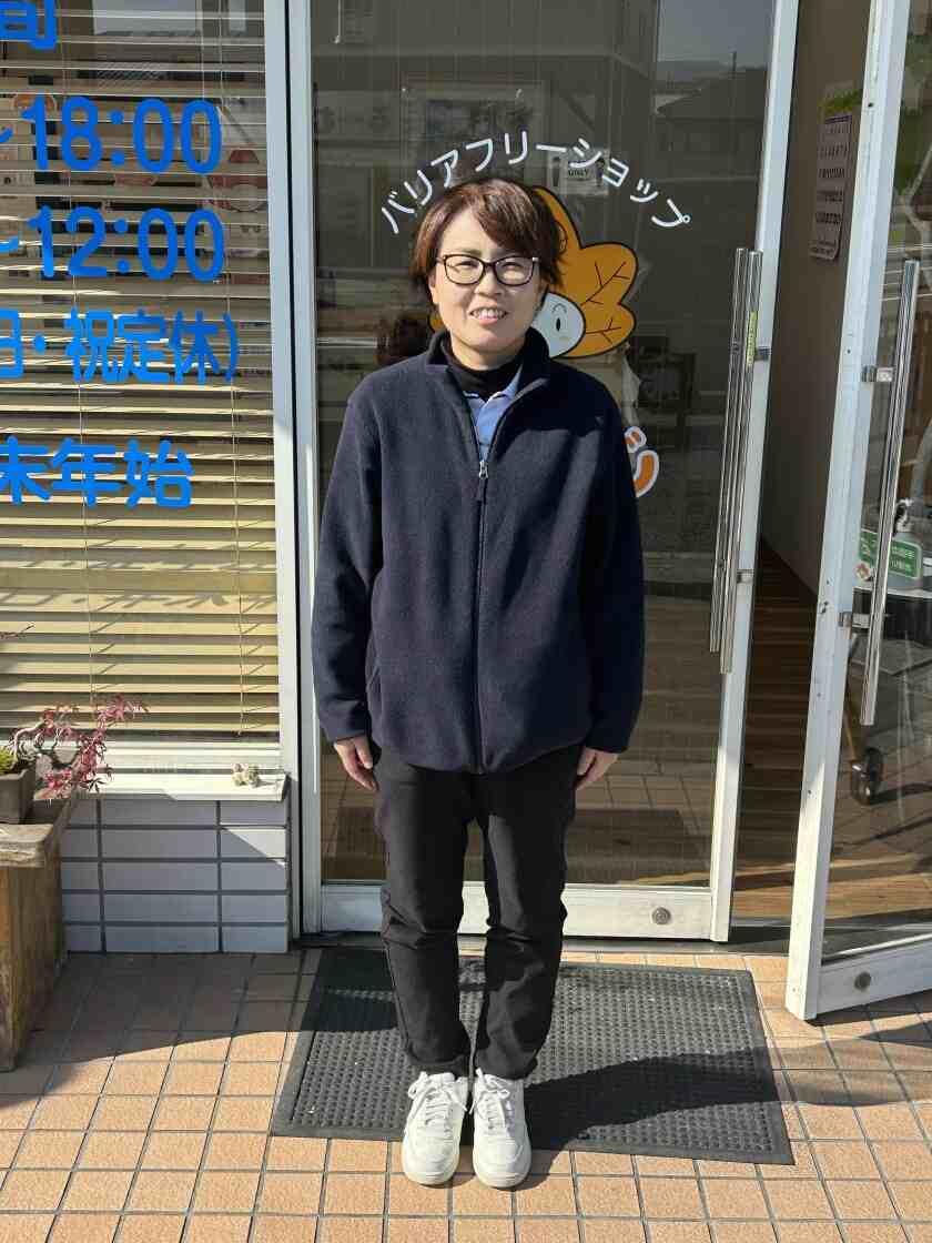 バリアフリーショップもみじの制服1