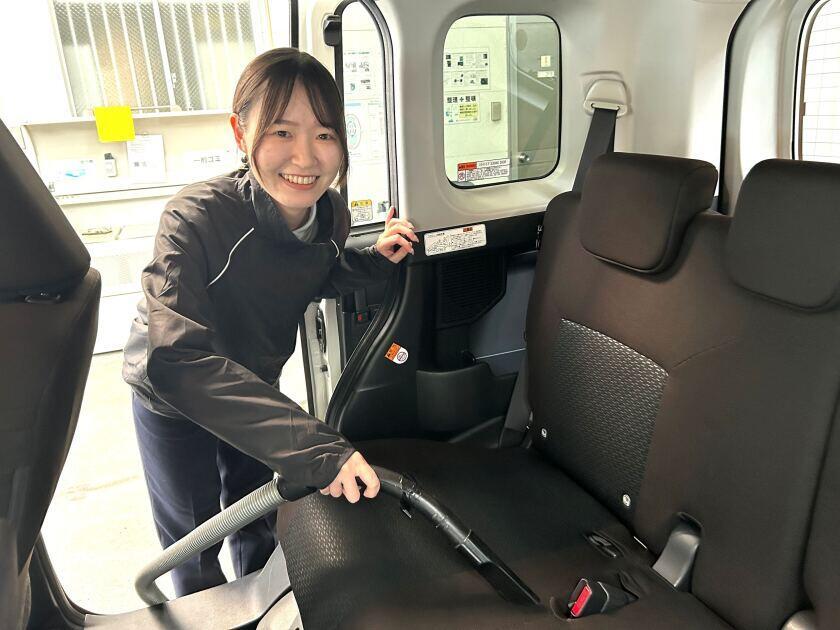 トヨタレンタカー 南森町店の制服2