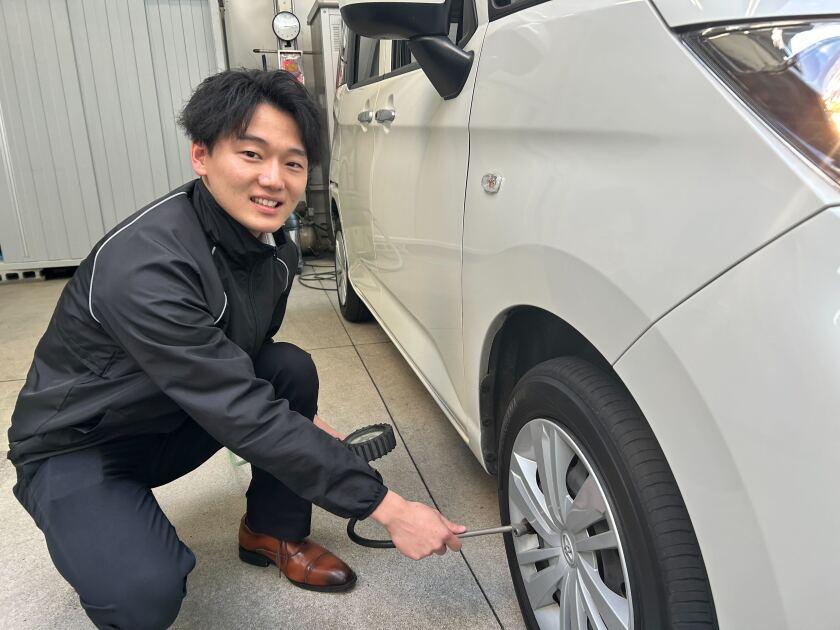 トヨタレンタカー 南森町店の制服3