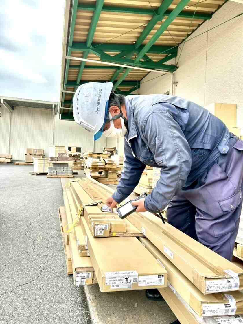 ジャパン建材株式会社 所沢営業所の制服3