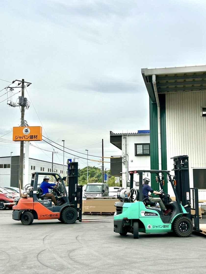 ジャパン建材株式会社滋賀営業所の制服5