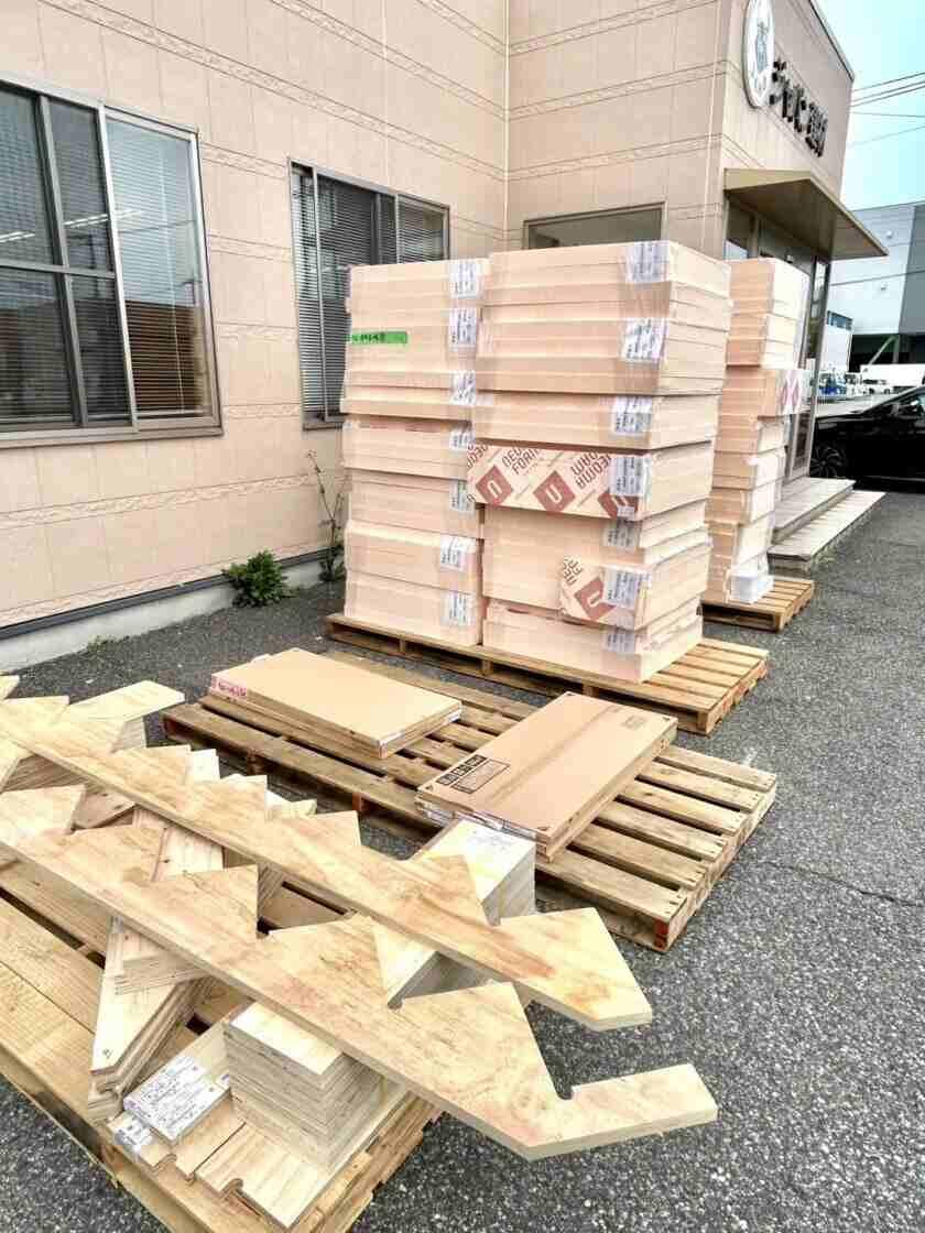 ジャパン建材株式会社滋賀営業所の制服4