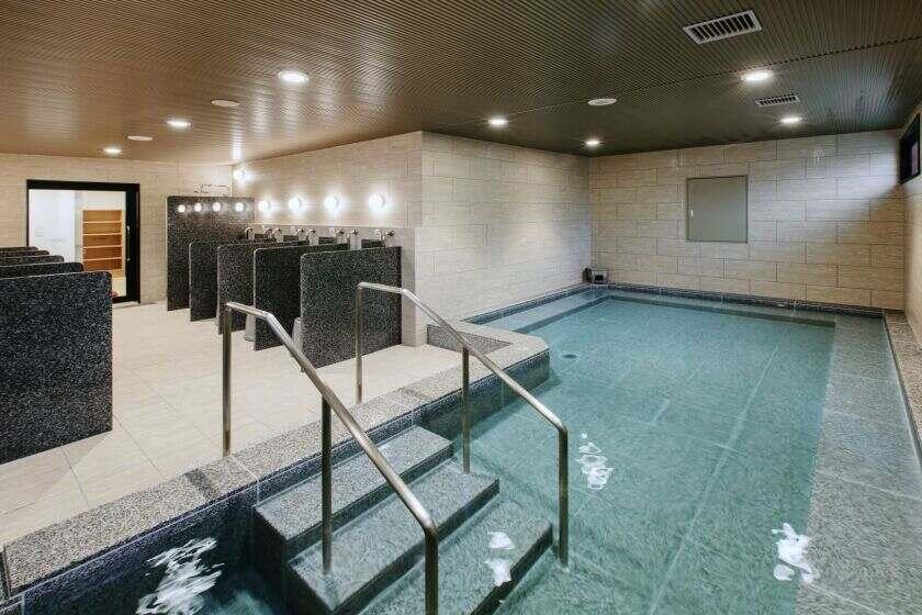 JR九州シニアライフサポート株式会社【SJR千早】の制服2