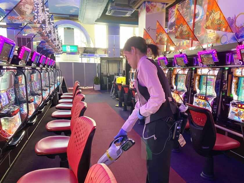 ヴィーナスギャラリー清川店の制服2