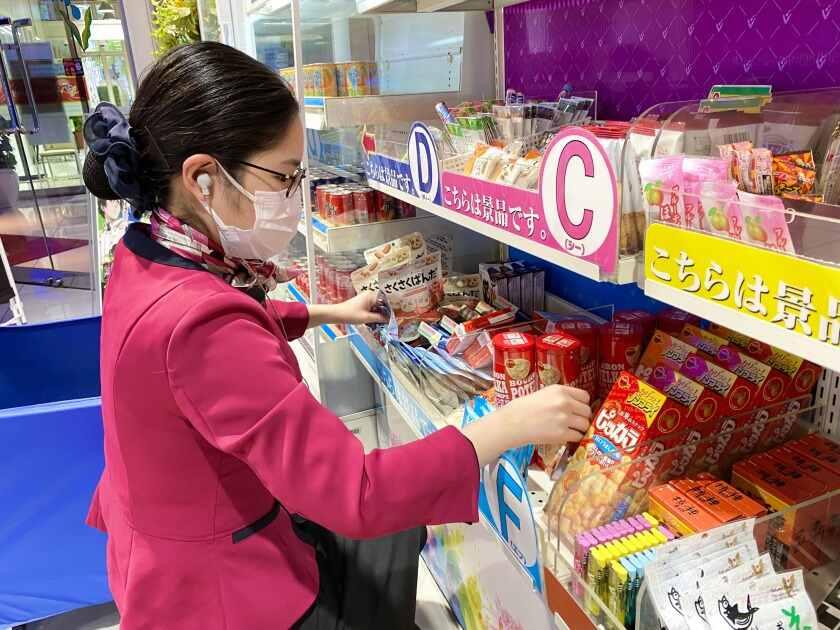 ヴィーナスギャラリー清川店の制服2