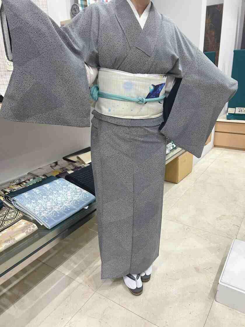 きもの工房一休 旭川店の制服1