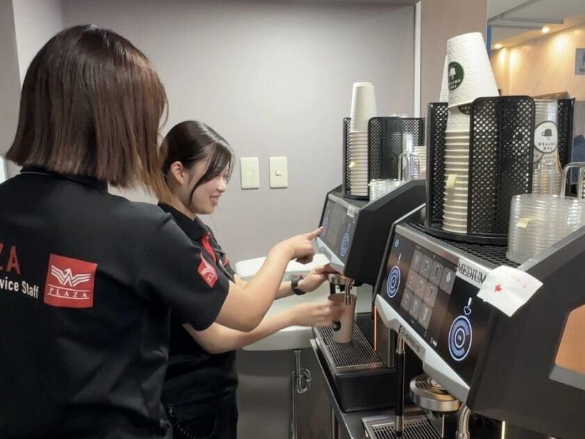 プラザ本店の制服6