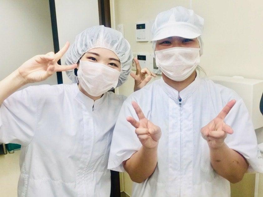 HITOWAフードサービス株式会社 ソラスト七里の制服1