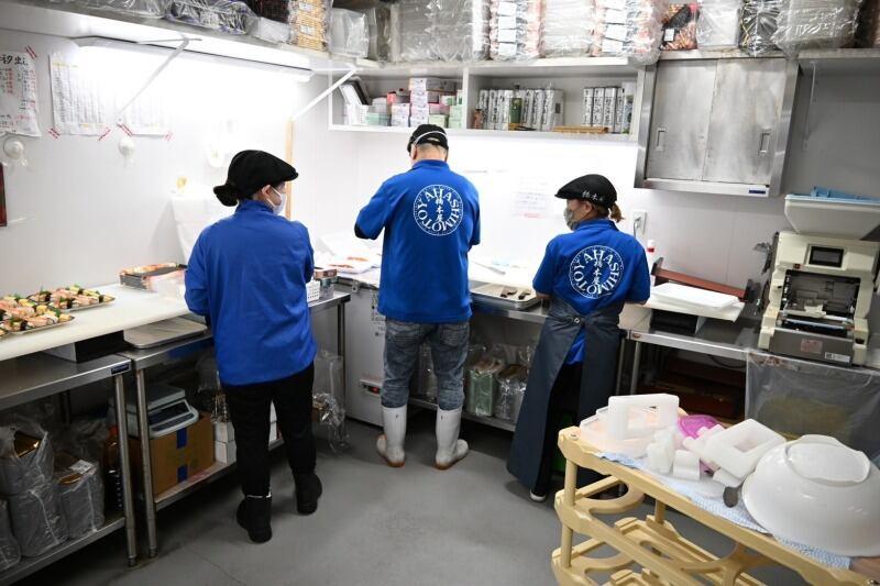 橋本屋 鮮魚売り場(スーパーセンタートライアル富田林店内)の仕事画像1