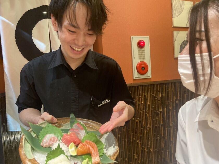 魚輝水産 天美店の制服5