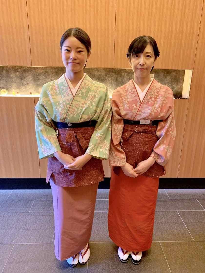 ホテルエルセラーン大阪 日本料理「桂」の制服1