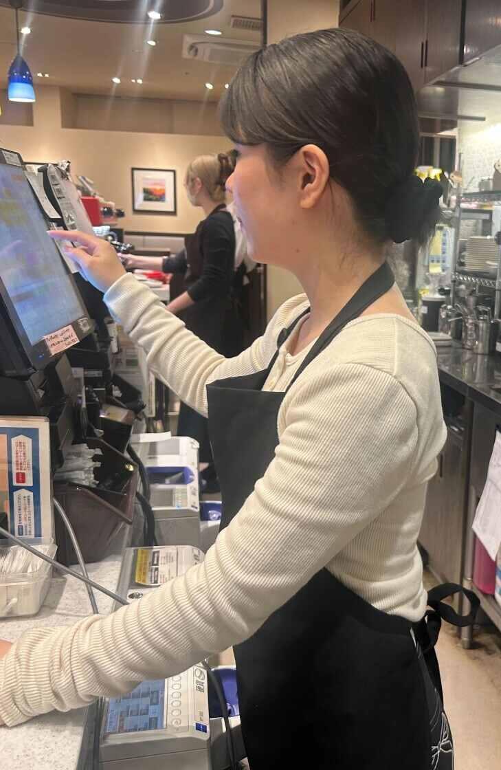 タリーズコーヒー宇都宮駅ビルパセオ店の制服4