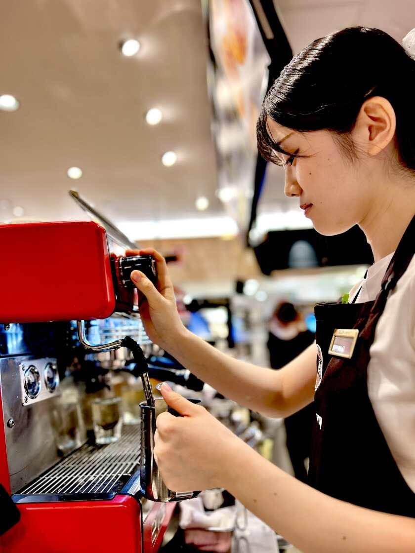 ラパン株式会社 タリーズコーヒー イーサイト上尾店の制服1