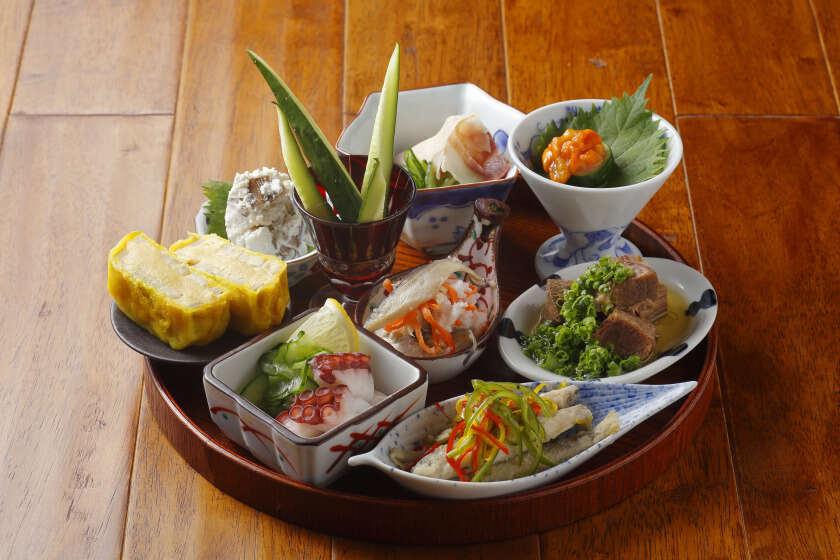 酒肴日和アテニヨル 日比谷OKUROJIの制服2