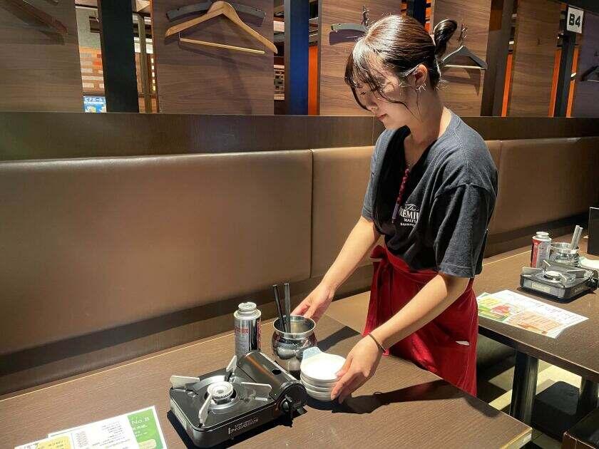 くろがね筑紫口店の制服5