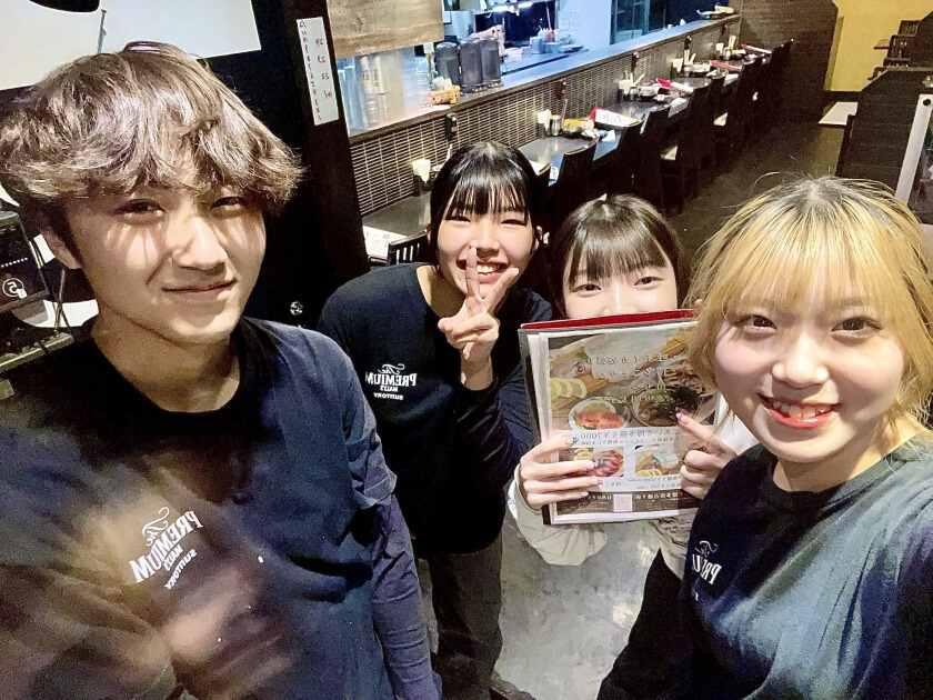 ぶあいそ博多 住吉通り店の制服5