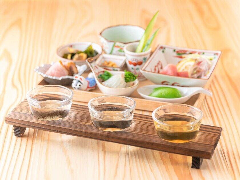 酒肴日和アテニヨル 東京駅八重洲店の制服3