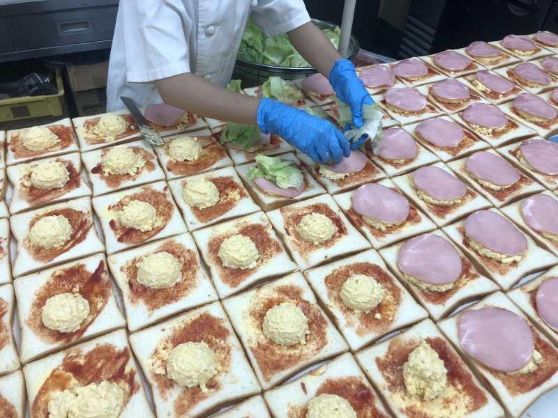 焼き立てパンとデザートのお店 メサベルテ 茨木店の仕事画像2