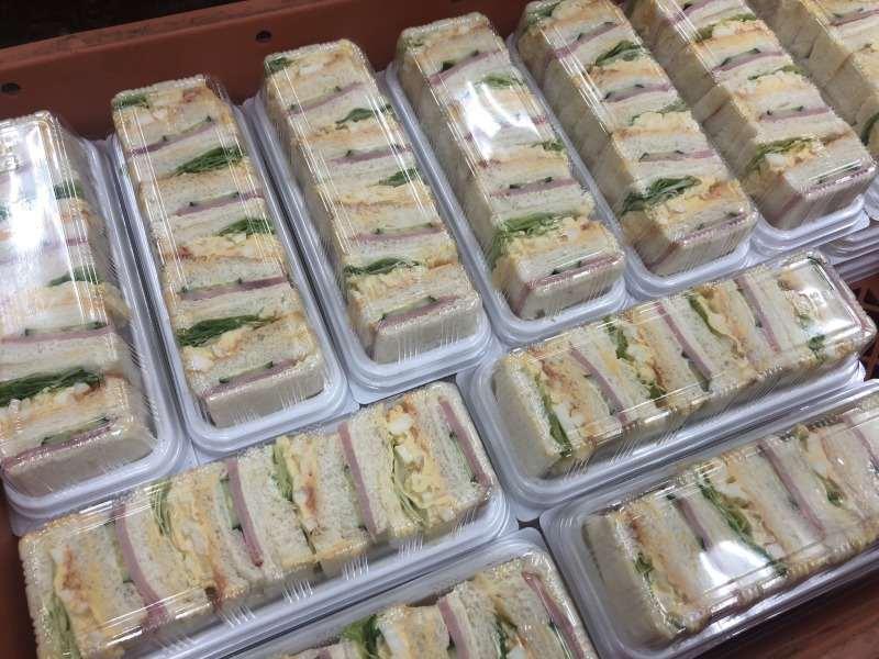 焼き立てパンとデザートのお店 メサベルテ 茨木店の仕事画像3