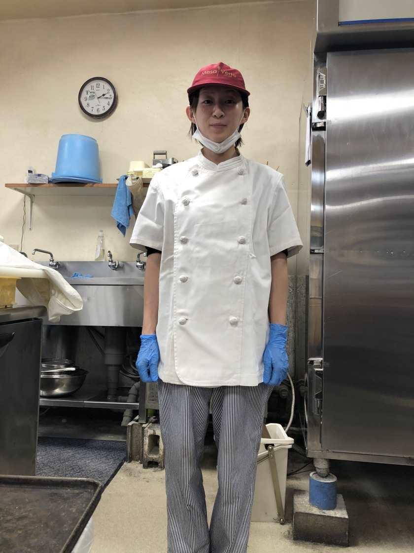 焼き立てパンとデザートのお店 メサベルテ長岡京店の制服2