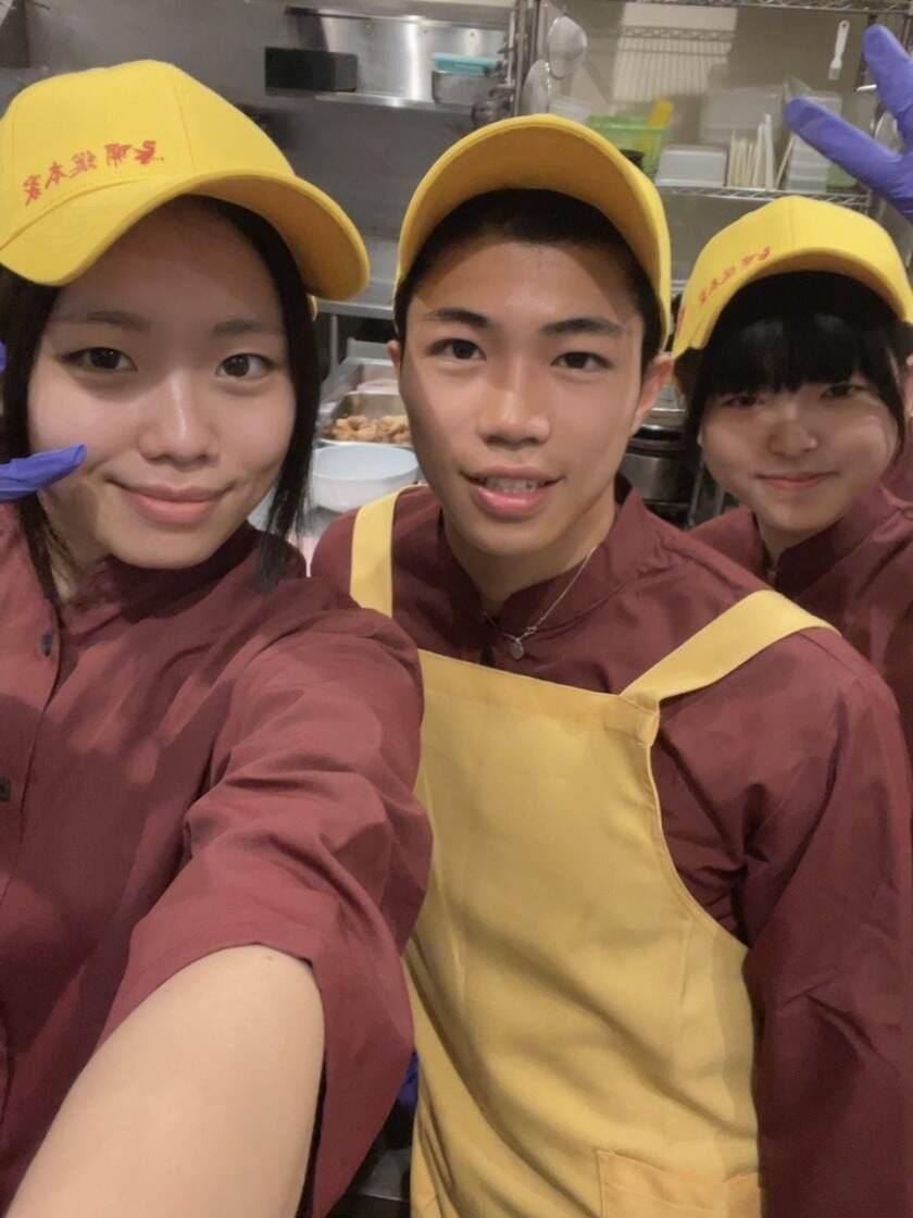 鳥開総本家 酒々井プレミアム・アウトレット店の制服1