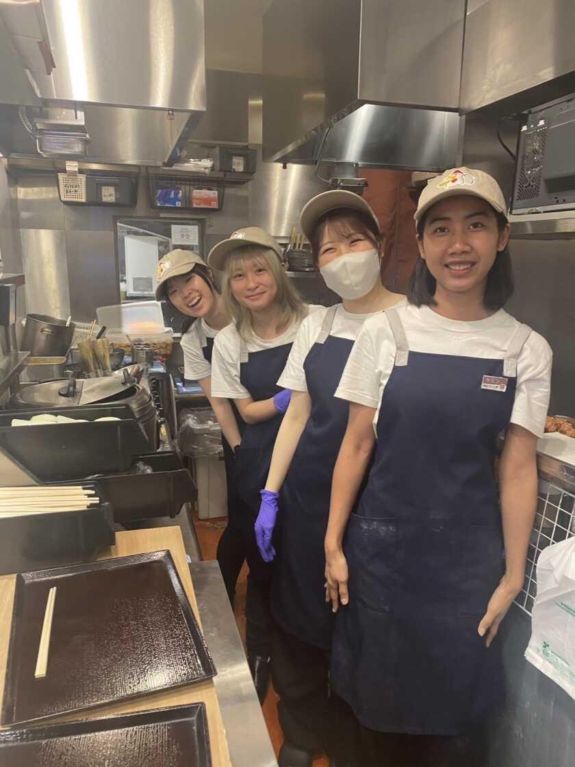 親子丼 TORIKAI EXPRESS ダイバーシティ東京店の制服1