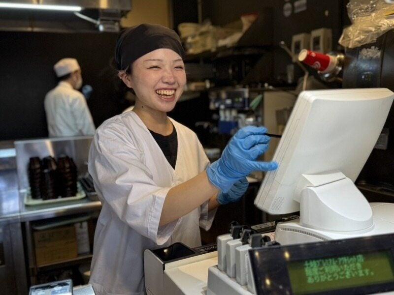 鳥開総本家 土岐プレミアムアウトレット店の仕事画像2