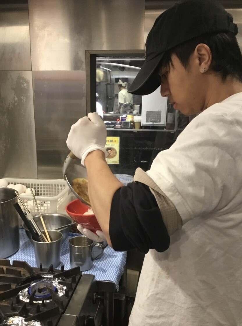 親子丼 TORIKAI EXPRESS ダイバーシティ東京店の制服1