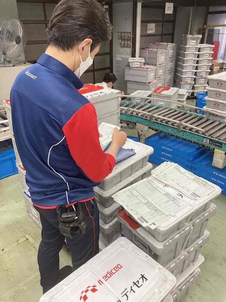 株式会社メディスケット 新宿ビルの制服2