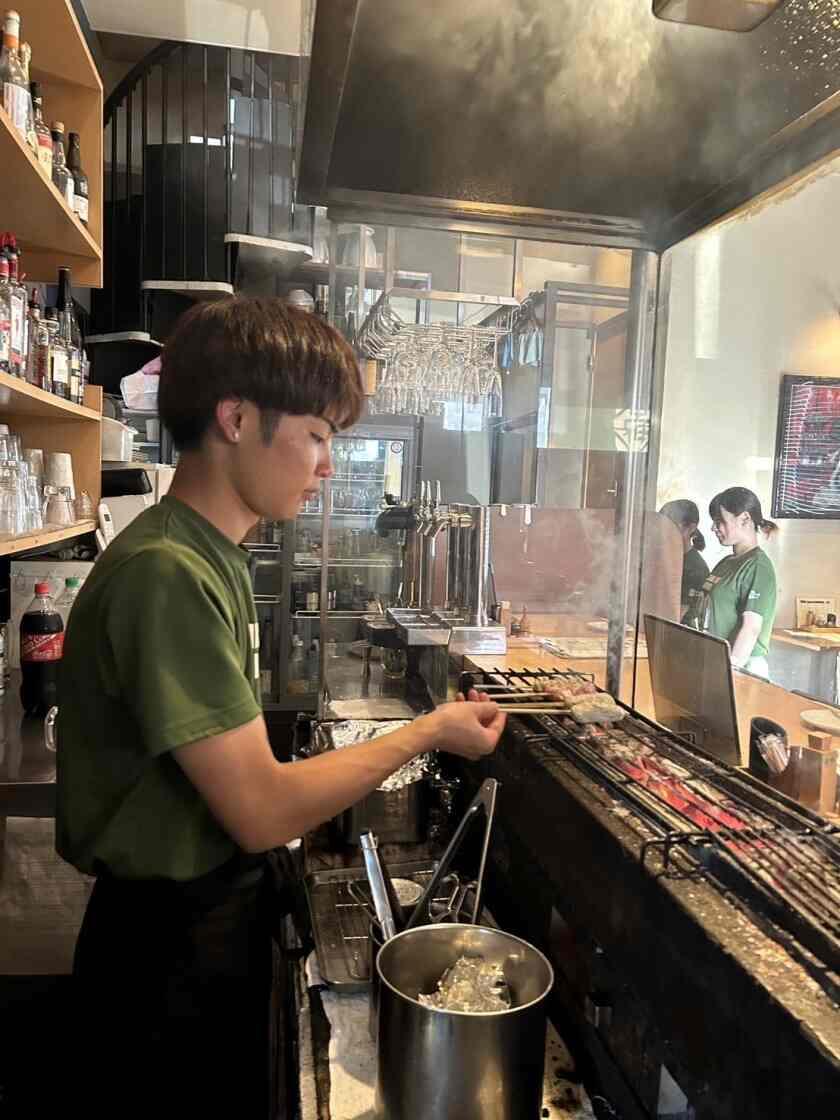 焼鳥とお茶漬け 風神の制服2