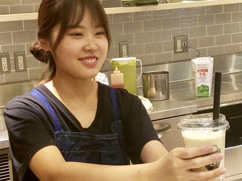 獅子茶 イオンモール海浜幕張店の制服3