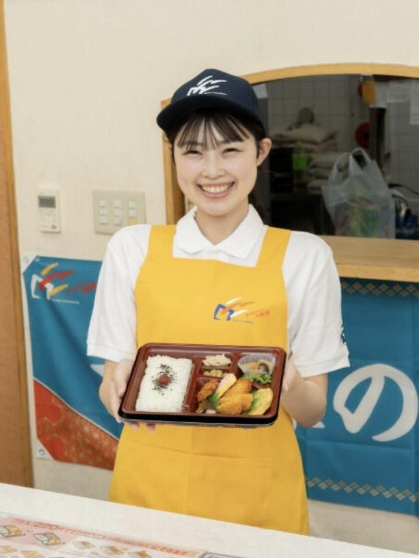 本家かまどや 下福井店の制服3