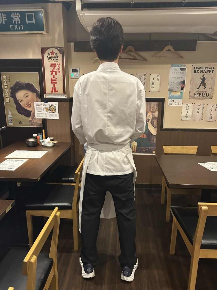 串かつ味噌おでん ぶっち (株式会社WINGMODEL)の制服2