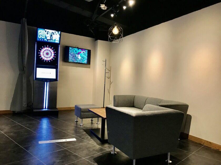 Darts Cafe DELTA 梅田店の制服3