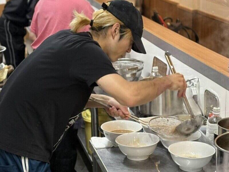 ラーメン荘 地球規模で考えろ ソラ店の仕事画像2