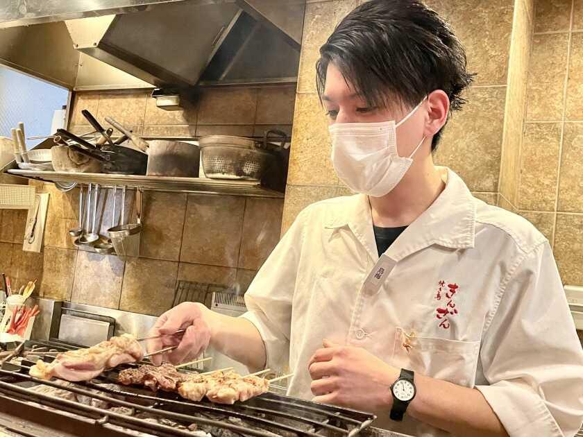 焼き鳥きんざん 五反田店の制服6
