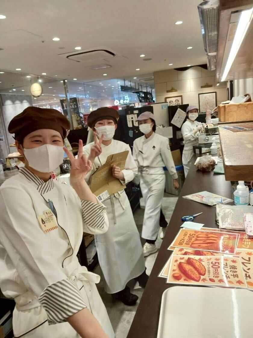 ハートブレッドアンティーク VIERRA小倉店の制服3