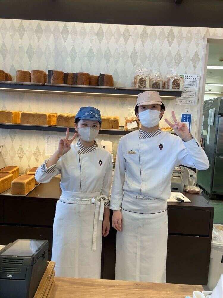 ハートブレッドアンティーク イオンモール香椎店の制服2